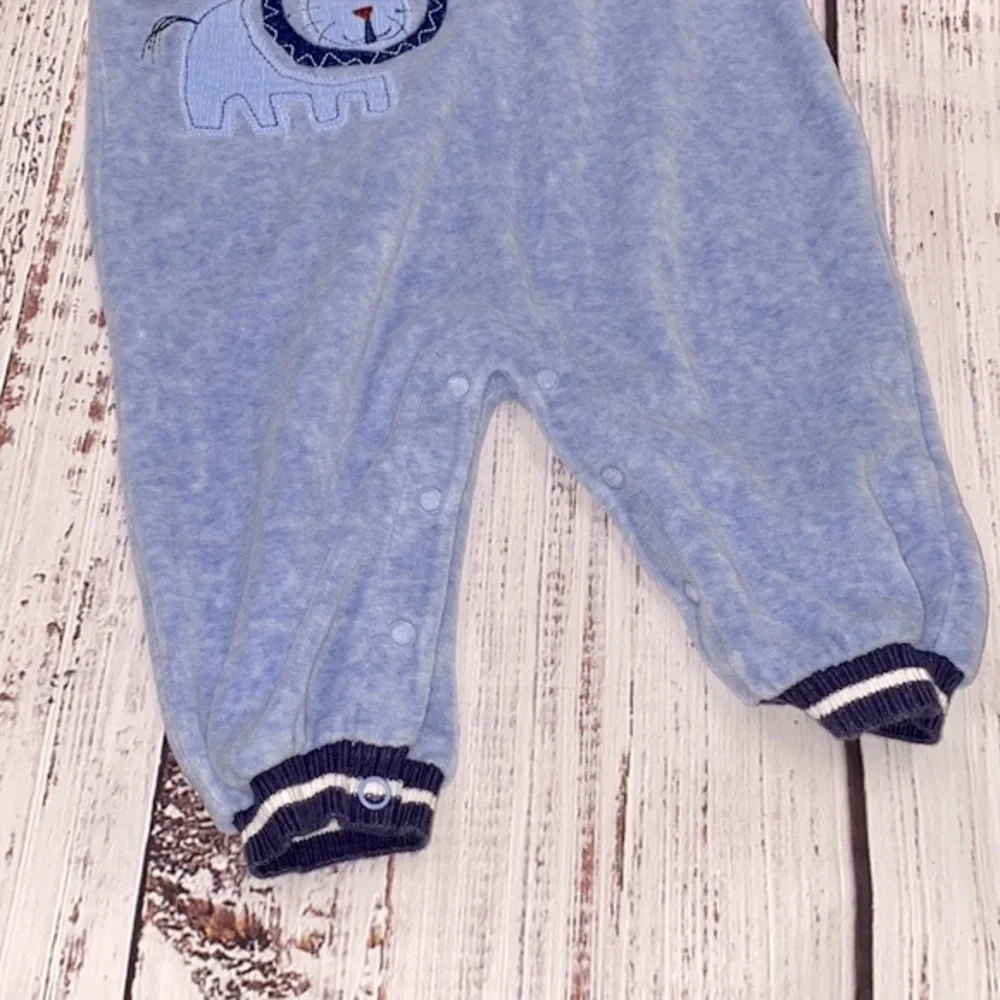 Carters one piece soft pajama onesie size 9 months